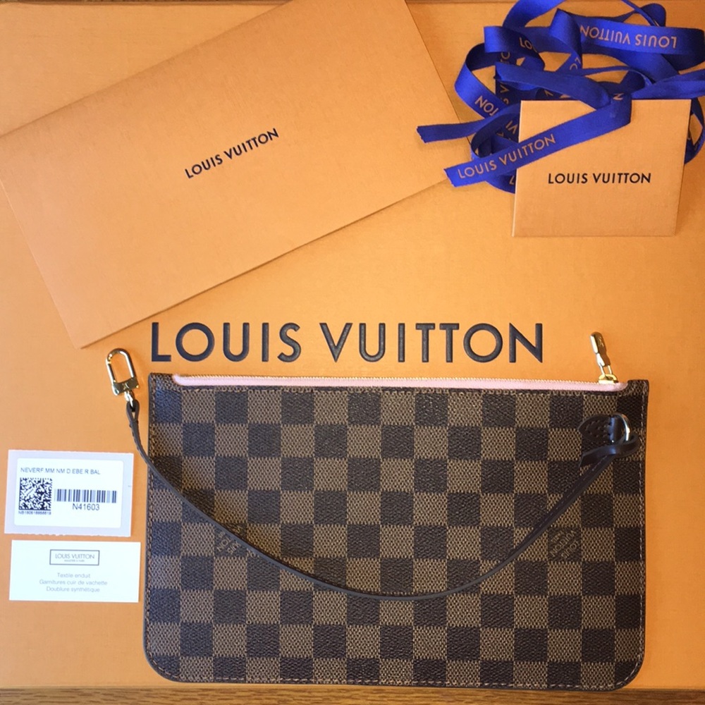 Louis Vuitton Pochette in Rose Ballerine